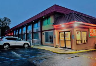 Red Carpet Inn and Suites Lima has Smoking rooms