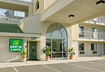 Budget Inn and Suites Stockton Yosemite has Smoking/Balcony rooms