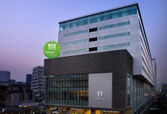 Hotel PJ Myeongdong allows 18 year olds to book a room