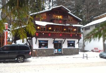 Pensiunea DANA allows 18 year olds to book a room