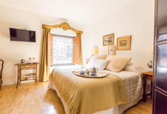 Virreinato Hotel Boutique allows 18 year olds to book a room