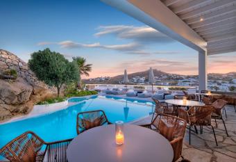 Deliades Hotel allows 18 year olds to book a room