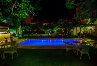 Grandma s Garden has Balcony rooms