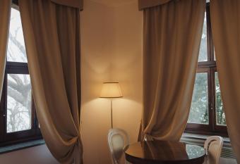 Hotel La Badia di Orvieto has rooms with a private hot tub
