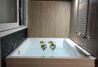 SOHO B&B has rooms with a private hot tub