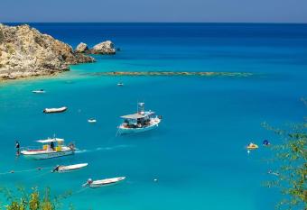 Av Apartment has Balcony rooms