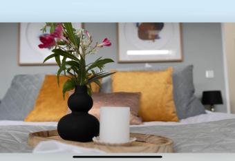 Hotel Victoria has Balcony rooms