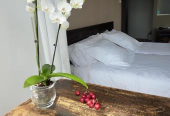 Hotel San Miguel allows 18 year olds to book a room