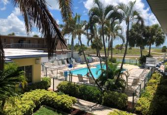 Arvilla Motel has Balcony rooms