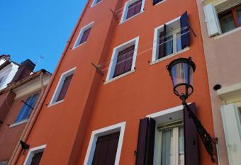 Ca  Zuliani Rooms allows 18 year olds to book a room