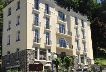 Le Pavillon has Balcony rooms