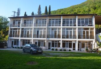 Guest House on Ardzinba 91 has Balcony rooms