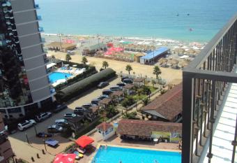 Dima s Apartment in Mgzavrebi has Balcony rooms