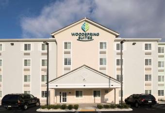 Woodspring Suites Miami Southwest allows 18 year olds to book a room