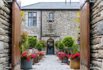 Lanelay Hall Hotel & Spa allows 18 year olds to book a room