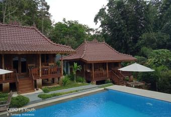 Paradijs Van Java has Balcony rooms