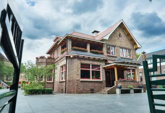 Guesthouse Villa Emmen has Balcony rooms