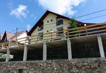 Perla Mun  ilor has Balcony rooms