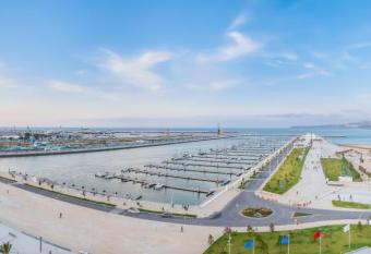 Marina Bay has Smoking rooms