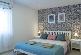 Studio Vracar has Smoking rooms