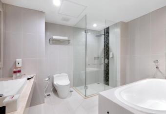 favehotel Tuban allows 18 year olds to book a room