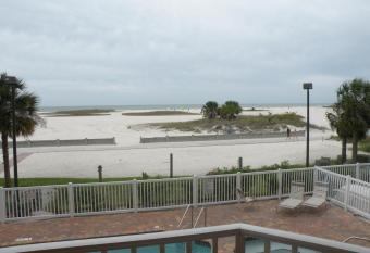 Surf Beach Treasure Island Resort has Balcony rooms