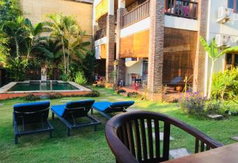 Bali Blue Gecko Villas has Balcony rooms