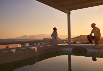 18 Grapes Hotel has Balcony rooms