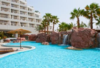 Leonardo Plaza Hotel Eilat allows 18 year olds to book a room