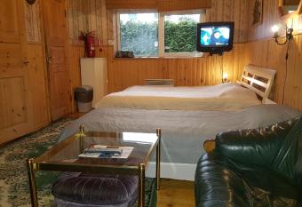 Muuli Ranna Hostel allows 18 year olds to book a room