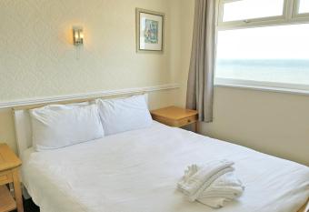 Blackpool Promenade Hotel allows 18 year olds to book a room