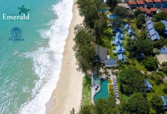 Khaolak Emerald Surf Beach Resort and Spa allows 18 year olds to book a room