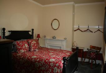 The 1819 Red Brick Inn allows 18 year olds to book a room