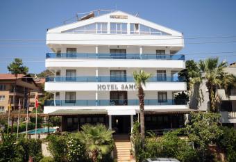 Hotel Samoy allows 18 year olds to book a room