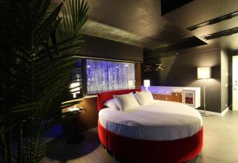 No:19 Boutique Hotel has Balcony rooms