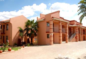 Eagles Nest Lodge allows 18 year olds to book a room