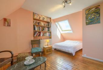 Auberge Nonque has Balcony rooms