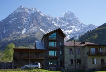 Peak Mazeri Guest House has Balcony rooms