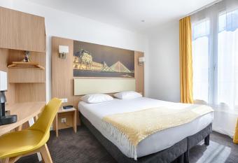 Hotel De Paris allows 18 year olds to book a room