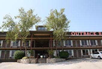 Outback Roadhouse Motel & Suites Branson has Smoking rooms