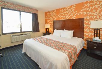 Corona Hotel New York - Laguardia Airport has Smoking rooms