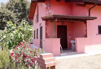 casa vacanza San Felice has Smoking rooms
