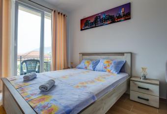 Petkovic Accommodation has Balcony rooms