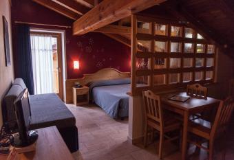 Residence Les Fleurs has Balcony rooms