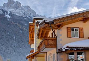 Al Piccolo Hotel allows 18 year olds to book a room