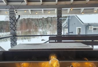 A  uluokesos sodyba has Balcony rooms