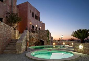 Kastellos Traditional Houses has Balcony rooms