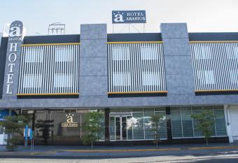 Hotel Expo Abastos allows 18 year olds to book a room