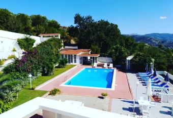 Villa Milena has Balcony rooms