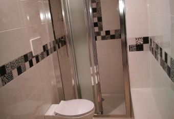 Nonna Ia B&B has rooms with a private hot tub